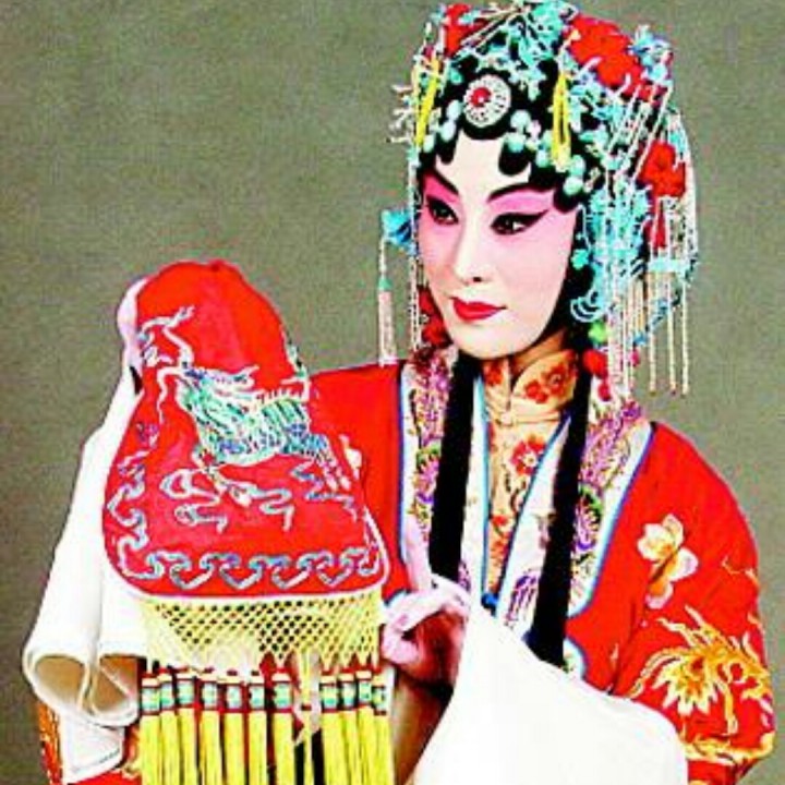 程派京剧锁麟囊赏析